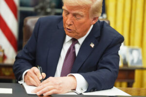 tramp:-sad-isporucuju-oruzje-nato-saveznicima,-koji-ga-potom-salju-u-ukrajinu-–-nedeljnik tramp:-sad-isporucuju-oruzje-nato-saveznicima,-koji-ga-potom-salju-u-ukrajinu-–-nedeljnik