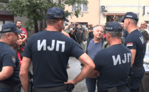 roditelji-pritvorenog-studenta-iz-uzica-uputili-otvoreno-pismo-eu:-„brutalni-rezim-hapsi-studente-i-gradjane-zato-sto-traze-postene-izbore“-–-nedeljnik