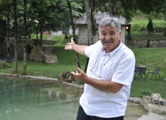 kad-se-ozenio-nije-imao-ni-krov-nad-glavom:-ovako-izgleda-kuca-bosanca:-zidovi-puni-umjetnina-oduzimaju-dah!