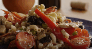 sjajna-pasta-salata-koja-sa-sobom-nosi-ukuse-grcke-–-nedeljnik