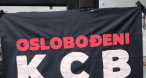 policija-privodi-clanove-udruzenja-oslobodjeni-kcb-ispred-kulturnog-centra-beograd-–-nedeljnik