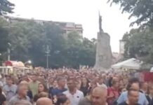 poceo-protest-u-kraljevu,-na-okupljanju-u-novom-pazaru-mirno-–-nedeljnik