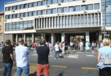 skupstina-novog-sada-usvojila-inicijativu-za-spomenik-zrtvama-pada-nadstresnice-–-nedeljnik