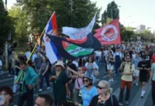 na-novom-beogradu-okoncana-„omladinska-blokada“:-evo-kako-su-protekli-protesti-na-4-raskrsnice-–-nedeljnik