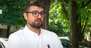 povratak-kristal-met-dejmona-na-x:-„nemoj-da-je-neko-spustio-tenzije“-–-nedeljnik