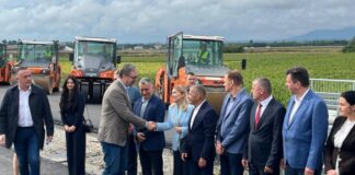 „kao-na-pisti-za-formulu-1“:-vucic-obilazi-radove-na-brzoj-saobracajnici-slepcevic-–-badovinci-(video)