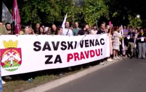 finalni-protest-„pravda-spava,-vi-necete“:-gradjani-stigli-do-vile-mir,-traze-od-vucica-da-raspise-izbore-–-nedeljnik