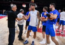 u-odlicnom-raspolozenju:-ministar-gajic-posetio-kosarkasku-reprezentaciju-srbije-i-poslao-mocnu-poruku-(foto)