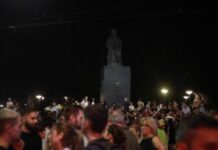 protesti-u-beogradu-se-nastavljaju,-veceras-okupljanje-kod-vukovog-spomenika-–-nedeljnik