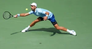 djokovic-pobedio-svajdu-u-drugom-kolu-us-opena-–-nedeljnik