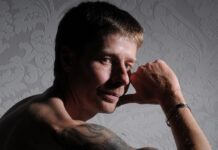 zovu-je-‘planinom-misica’,-ima-biceps-od-49-cm:-“decki-su-opsjednuti-sa-mnom.-dosadjuju!”-(foto)