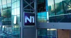 vucic-nastavlja-napade-na-nezavisne-medije:-pritiska-tuzilastvo-da-reaguje-na-n1,-solaka-optuzuje-da-je-„kriminalac“-–-nedeljnik