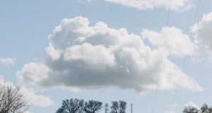 vreme-danas:-pretezno-suncano-i-toplo,-popodne-moguci-pljuskovi-–-nedeljnik