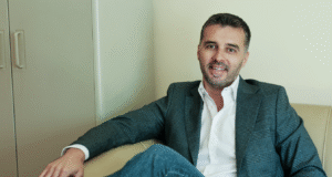 „srbija-mora-da-bude-ociscena-od-korupcije-i-tajkuna,-zapad-da-ne-tolerise-autoritarne-rezime“:-savo-manojlovic-za-financial-times-–-nedeljnik