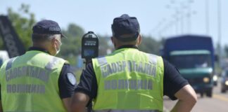 resena-misterija:-evo-da-li-je-ablendovanje-drugim-vozacima-u-saobracaju-dozvoljeno-u-srbiji