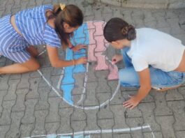prelepe-slike-u-staroj-pazovi:-malisani-poslali-poruke-mira-i-ljubavi-(video)