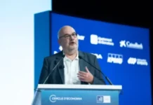 koga-„elite“-smatraju-pozeljnim-a-za-koga-glasaju-„obicni-ljudi“:-branko-milanovic-o-vucicu,-orbanu,-ficu-i-demokratiji-–-nedeljnik
