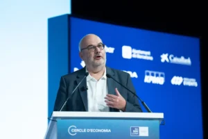 koga-„elite“-smatraju-pozeljnim-a-za-koga-glasaju-„obicni-ljudi“:-branko-milanovic-o-vucicu,-orbanu,-ficu-i-demokratiji-–-nedeljnik