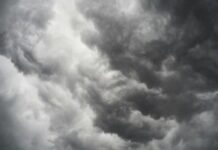 rhmz-upozorava:-olujno-nevreme-sa-gradom-krece-se-ka-beogradu-–-nedeljnik
