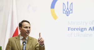 poljski-ministar-trazi-od-madjarske-i-slovacke-da-se-odreknu-ruske-nafte-–-nedeljnik