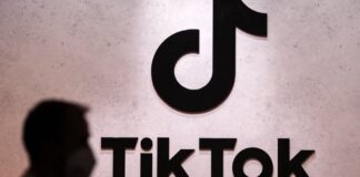 policijski-cas-za-„tik-tok“?-parlamentarna-komisija-u-francuskoj-ocenila-stetnost-drustvenih-mreza