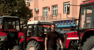 protest-u-novom-sadu:-poljoprivrednici-traze-pomoc-zbog-suse-i-ukidanje-akciza-na-gorivo-–-nedeljnik
