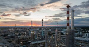 mol-grupa-pretvara-plasticni-otpad-u-proizvode-visoke-vrednosti-prvim-testom-cirkularnog-sirovinskog-toka-u-svom-petrohemijskom-postrojenju-u-tisaujvaros-u-–-nedeljnik