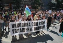 9-svedocenja-o-policijskoj-brutalnosti-u-garazi-vlade:-kako-je-mup-pretio,-pljuvao-i-pretio-silovanjem-studentima-–-nedeljnik