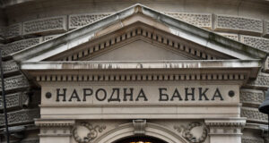 nbs-uvodi-olaksice-za-otplatu-kredita:-9-opcija-za-reprogram-duga-(tabela)-–-nedeljnik