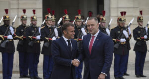 navrocki-predlozio-nemackoj-da-reparacije-placa-naoruzavanjem,-kritikovao-tuskovu-vladu-–-nedeljnik