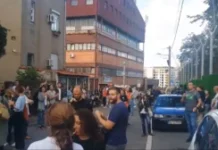 protest-„pustite-bogdana“:-gradjani-nemaju-informaciju-gde-je-student-koji-strajkuje-gladju-–-nedeljnik