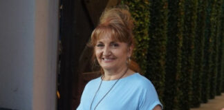 mama-dzehva-kipti-od-besa-–-pljuste-psovke:-“aljkavi-stvorovi,-je*bem-vam-mater“