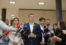 savo-manojlovic:-vlast-slala-privatno-obezbedjenje-da-napadne-srpske-navijace-u-rigi-–-nedeljnik