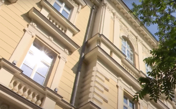 danas:-direktorka-zemunske-gimnazije-podnela-ostavku-–-nedeljnik