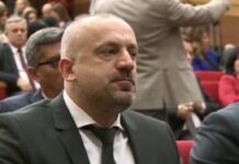 „cisti-ljudi-za-cist-kosjeric“:-radoicic-s-predsednikom-opstine-pretio-ljudima-po-kafanama-–-nedeljnik