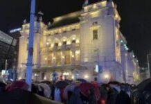 zavrsen-protest-ispred-narodnog:-trazi-se-povlacenje-spornog-pravilnika-i-preispitivanje-rada-ministra-kulture-–-nedeljnik