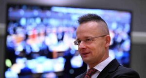 sijarto:-mol-ce-povecati-isporuke-srbiji-nakon-americkih-sankcija-nis-u-–-nedeljnik