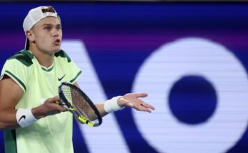 teniski-svet-u-neverici!-holger-rune-brutalno-vredjao-majku-i-bivseg-trenera-novak-djokovica