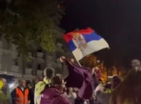 skup-u-backoj-palanci:-2-meseca-od-protesta-kada-su-pristalice-sns-napale-demonstrante-pirotehnickim-sredstvima-–-nedeljnik