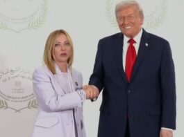 opet:-djordja-meloni-kolutala-ocima-pred-trampom-(video)