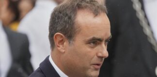 nova-vlada-visi-o-koncu:-premijer-danas-podnosi-ekspoze-o-radu-vlade,-krajnji-levicari-i-suverenisti-vec-podneli-zahtev-za-rusenje