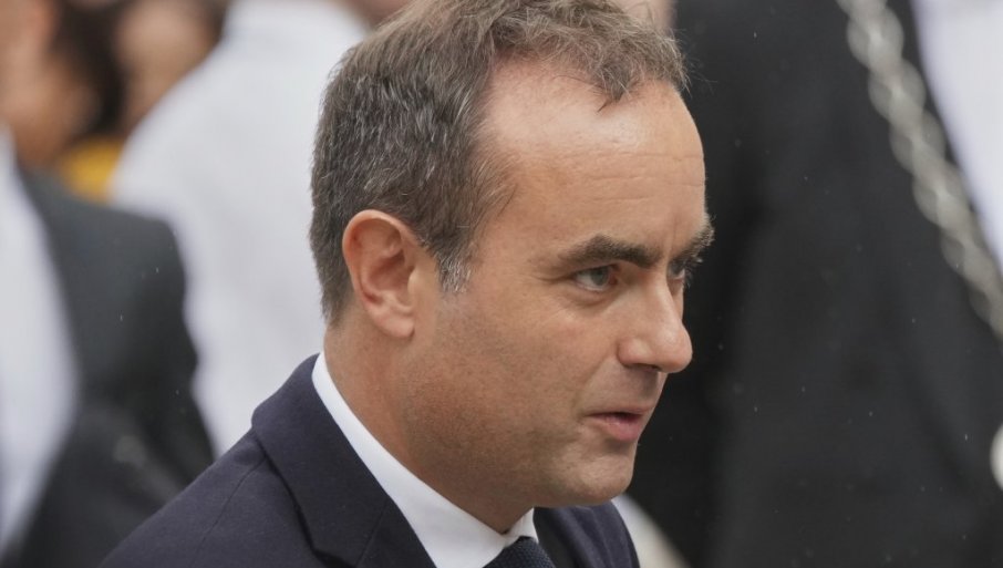nova-vlada-visi-o-koncu:-premijer-danas-podnosi-ekspoze-o-radu-vlade,-krajnji-levicari-i-suverenisti-vec-podneli-zahtev-za-rusenje nova-vlada-visi-o-koncu:-premijer-danas-podnosi-ekspoze-o-radu-vlade,-krajnji-levicari-i-suverenisti-vec-podneli-zahtev-za-rusenje