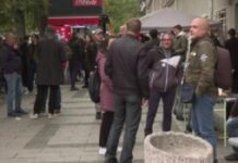 nastavljena-blokada-pete-gimnazije,-roditelji-traze-hitnu-intervenciju-evropske-komisije-zbog-„nasilja-rezima“-–-nedeljnik