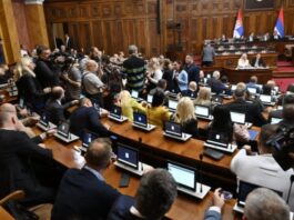 skupstina-srbije-nastavila-rad:-na-dnevnom-redu-48-tacaka-–-raspravlja-se-o-legalizaciji,-izvrsiteljima-i-ekspu-(video)