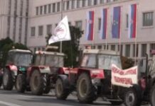 „dosli-smo-da-vam-pomognemo“:-maturanti-medicinske-skole-podrzali-poljoprivrednike-u-protestu-–-nedeljnik