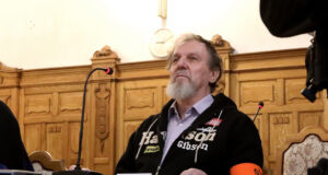 napadac-na-fica-osudjen-na-21-godinu-zatvora-zbog-terorizma-–-nedeljnik