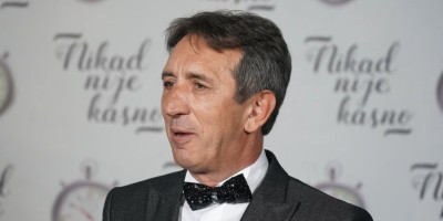 „kod-jaksica-ni-mrtav-ne-bih-isao“:-saradnik-iz-granda-nece-da-cuje-za-ziku „kod-jaksica-ni-mrtav-ne-bih-isao“:-saradnik-iz-granda-nece-da-cuje-za-ziku
