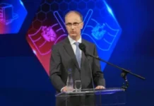 „Srbija je bila previše demokratična“: Da li je premijer Macut upravo najavio još veću represiju vlasti? – Nedeljnik „srbija-je-bila-previse-demokraticna“:-da-li-je-premijer-macut-upravo-najavio-jos-vecu-represiju-vlasti?-–-nedeljnik