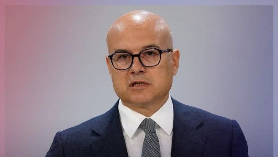 milos-vucevic-objavio-spektakularan-video-sa-setnji-protiv-blokada-u-pozarevcu-„puno-mi-je-srce-kada-vidim-reke-ljudi“ milos-vucevic-objavio-spektakularan-video-sa-setnji-protiv-blokada-u-pozarevcu-„puno-mi-je-srce-kada-vidim-reke-ljudi“