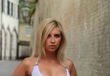Šlic do kuka, dekolte do pupka – Bivša Dačićeva snajka zavodi u belom (FOTO) slic-do-kuka,-dekolte-do-pupka-–-bivsa-daciceva-snajka-zavodi-u-belom-(foto)